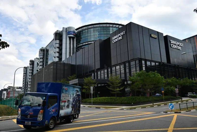 受疫情影响，新加坡飞往英国的航班暂停，新加坡邮政暂停所有寄往英国的航空邮件