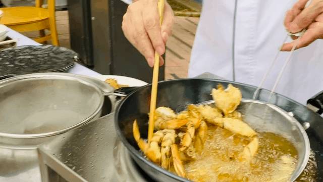 狮城港式粤菜四大名厨之一,坐镇新加坡河畔20年老字号,为你带来惊喜和福利