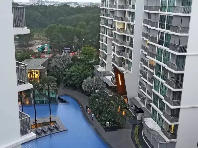 50寸电视机从天而降！到底是怎么一回事