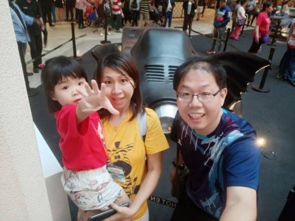 ◤柔佛人头条◢Lock Down一年 过不去 回不来 越堤族靠手机 联系情 