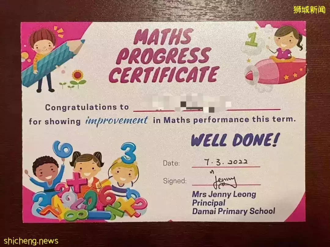 作爲新加坡小學裏的“班長”和“大隊長”，我家兩個女兒每天都要做什麽