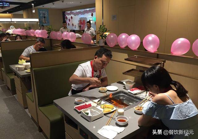 月薪3500新幣!去海底撈洗碗吧!新加坡海底撈工資待遇“曝光”