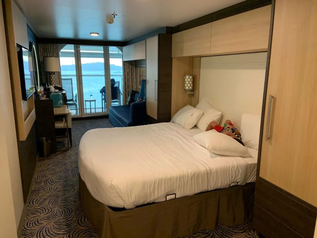 今增6 | 出海前阴性,上船后阳性!载3000人游轮紧急调头靠港新加坡