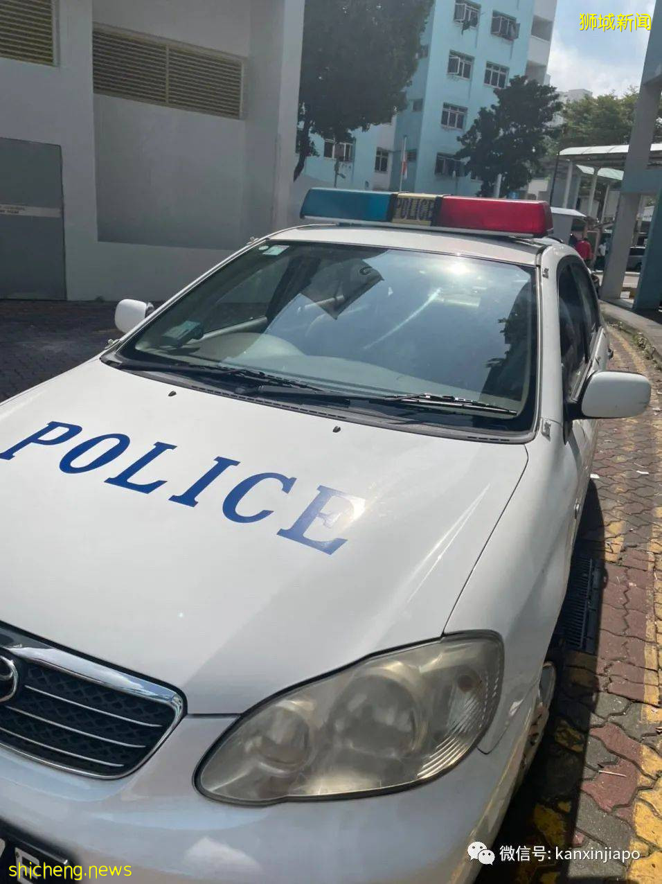 新加坡男子持刀在组屋乱砍，已有四名居民紧急送院