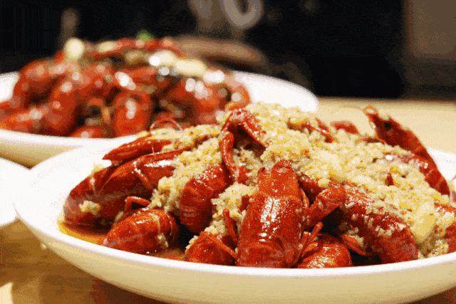 没任何曝光,已被新加坡妹纸挤爆的音乐餐厅,我愿意在这待到凌晨三点