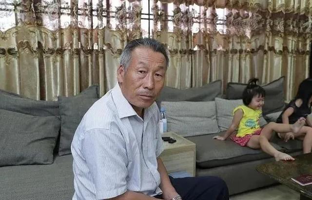 在新加坡打工和探亲的中国人,疫情期间经历了哪些变化?