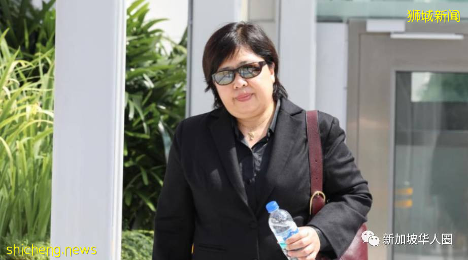 拒戴口罩新加坡前女军官上了法庭还不肯戴!网友:病毒啊成全她吧