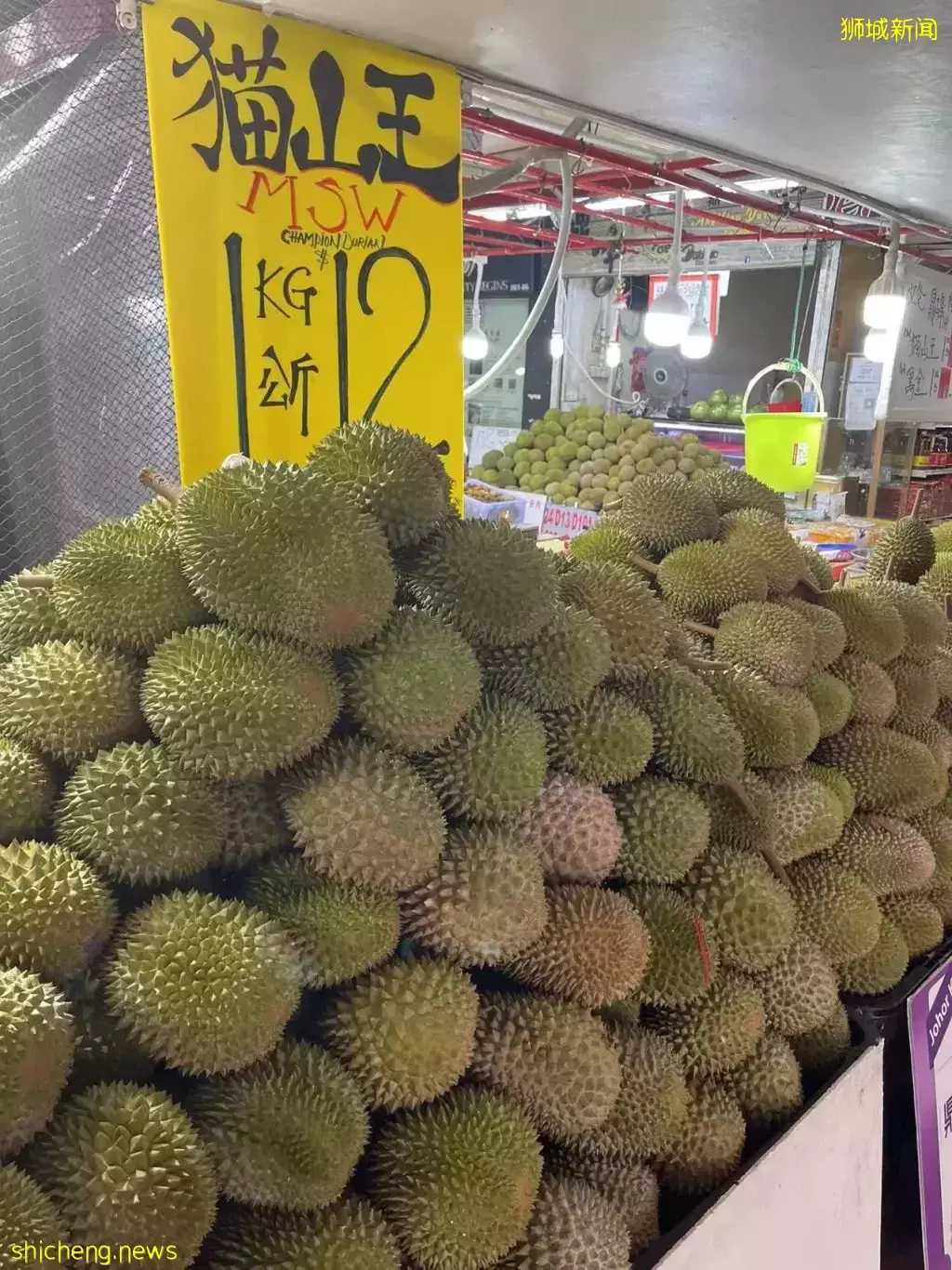 今年榴梿更便宜啦!天气有利+榴梿大丰收,所以价格也降下去啦