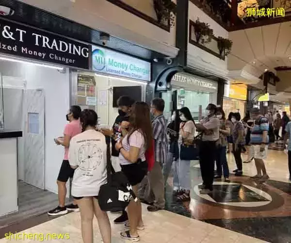 創新高 1：3.18 新元兌令吉 昨早現換錢人龍