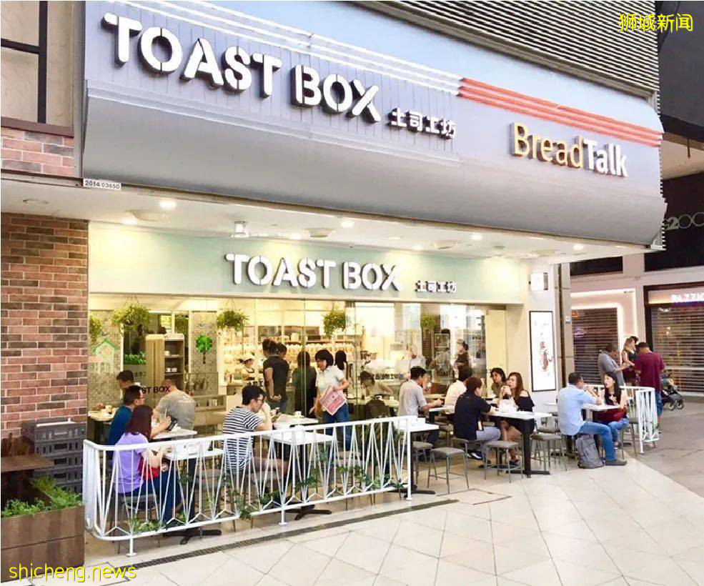 在新加坡,没有一个塑料袋逃的出被咖啡打包的命运