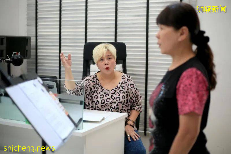 疫情暴发,街头表演活动戛然而止,在漫长的16个月里,本地街头艺人如何生活