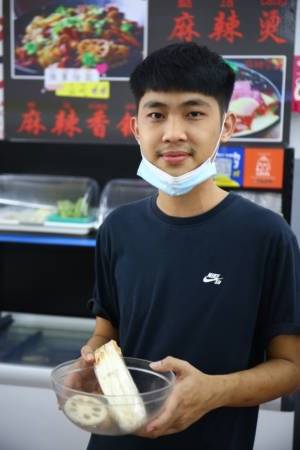 長堤通不過 還是有路走 “留在這裏，拼了！”