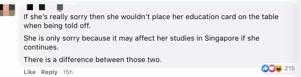 因为眯眯眼,她拍的这些照片被指辱华!外国女生做了这个姿势后,新加坡人也怒了
