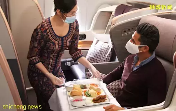 世界第一的新加坡航空，竟被人投诉飞机餐“比当兵吃得还差！”