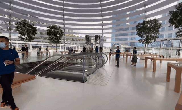 實拍探店！新加坡全球首個海上蘋果店，驚呆了