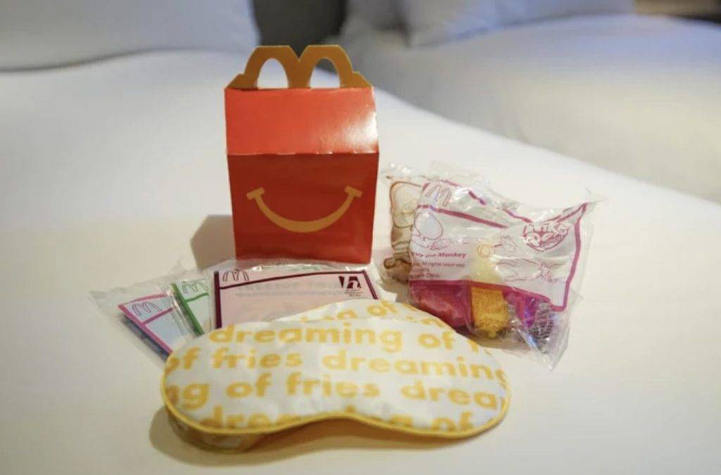 麦当劳Staycation了解一下？每晚329新币起，还送限量版睡衣抱枕小毯子哦