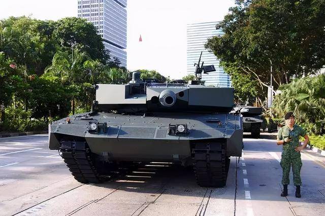 一脚油门就出境!弹丸之地新加坡为何买空中加油机,作用无可替代