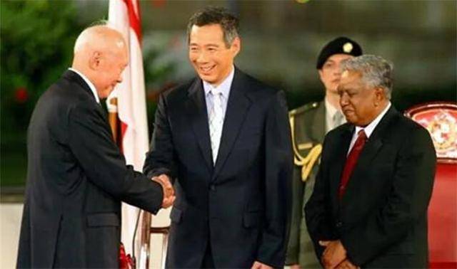 李光耀7次改遗嘱背后,李显龙三兄妹内斗源头:如何处理父亲故居