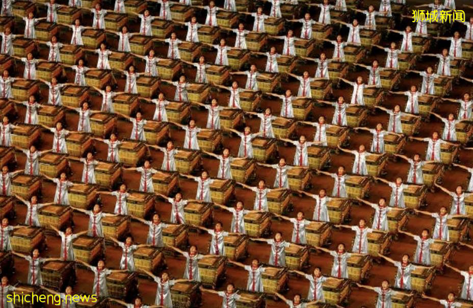 全网群嘲：东京奥运开幕式像阴间！设施简陋、开除导演乱透了！中新选手惊艳出场