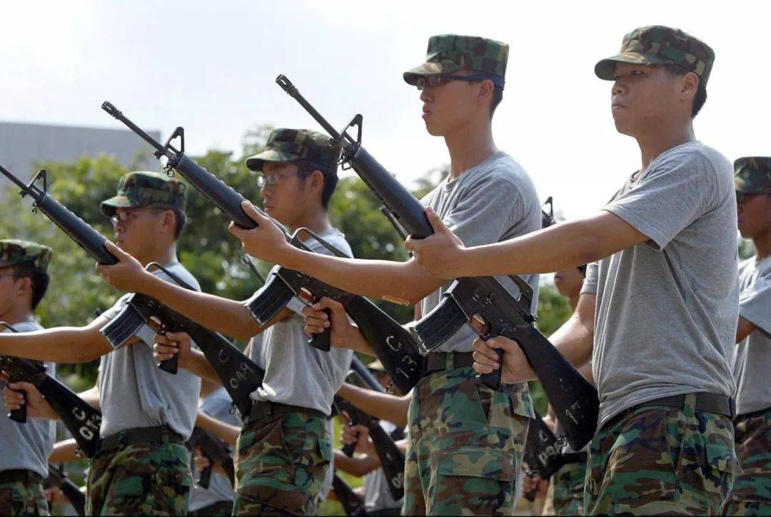 這個PR自願要求服兵役:新加坡是我的家鄉!移民後都必須當兵嗎