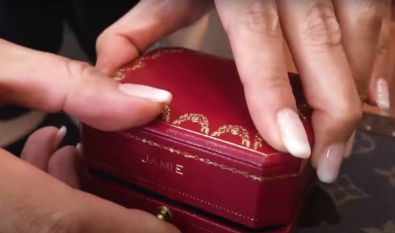新加坡愛馬仕女王曬百萬珠寶盒，紅到中國！接下國産美妝