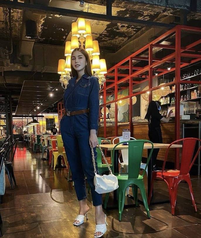 出动122个警察抓网红!他因穿粉色长裙被捕