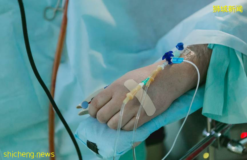 2周35人死亡，專家預測下周單日破10000？！新加坡已批准5種治療冠病藥物