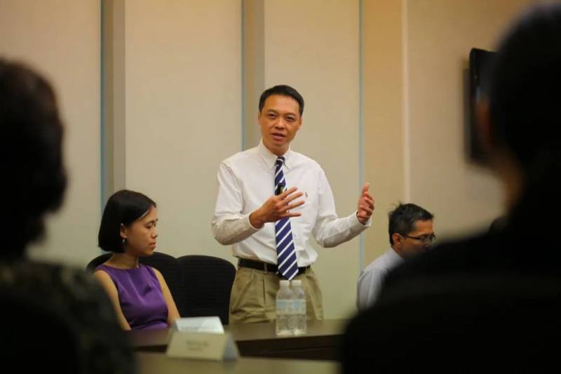 這兩個中國人,被新加坡海峽時報評爲“亞洲英雄”