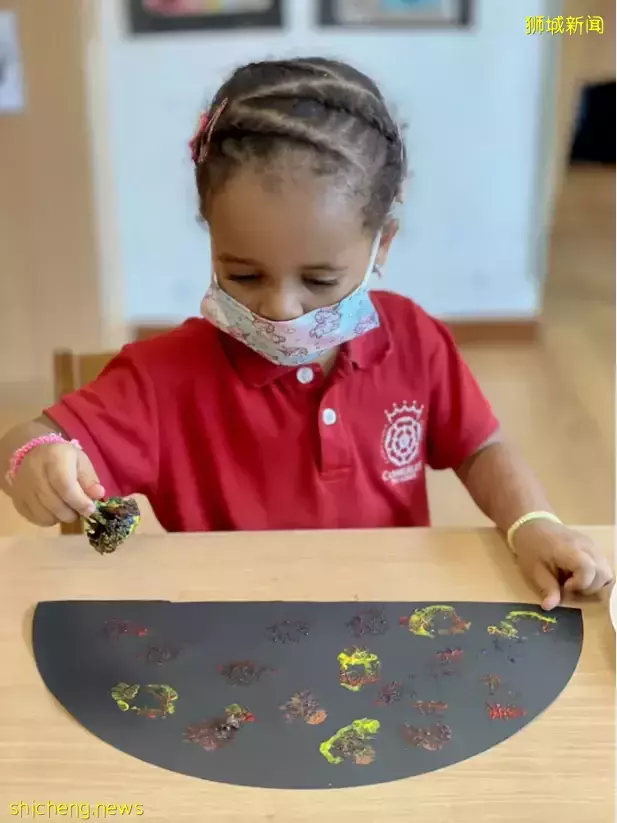 這間新加坡幼兒園火了！西方教育法+中國傳統文化，學編程、京劇