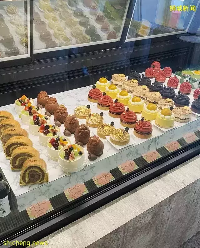 烘焙甜食店Kura搬迁新址,已经正式开张啦!同时加入新菜单~木质色调家具好舒适❤️