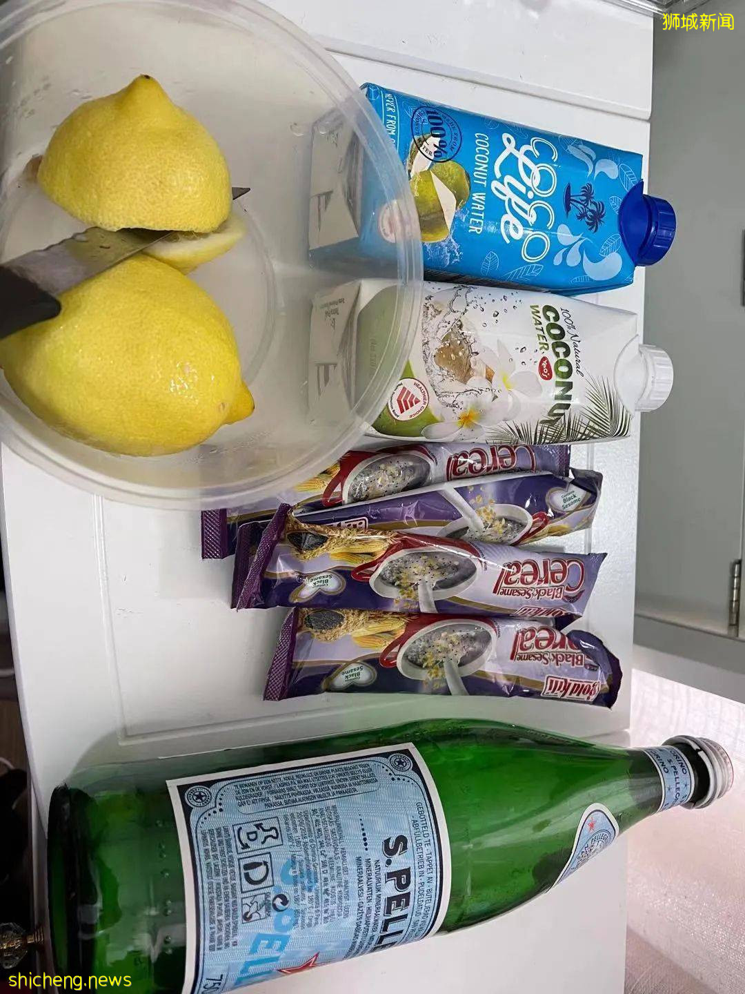 26岁女孩在新加坡确诊，高烧、呼吸困难，自己叫救护车去医院