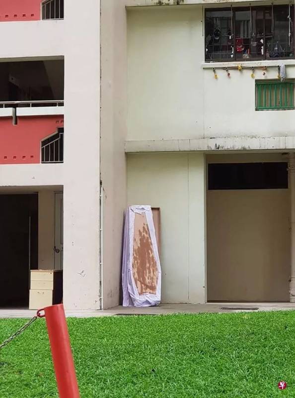 棺木竟丢弃新加坡组屋区！民俗学家咋说