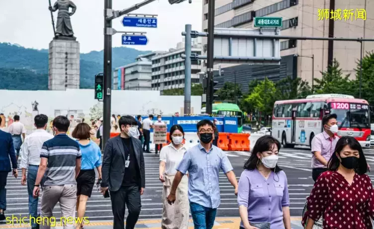 对比!新加坡2020和2022年的新冠死亡率竟差这么多,已接近流感