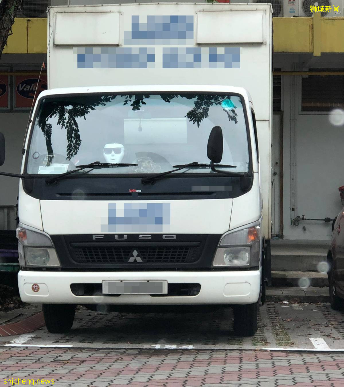 恐怖面具頸枕走紅 農曆七月 頻頻嚇人