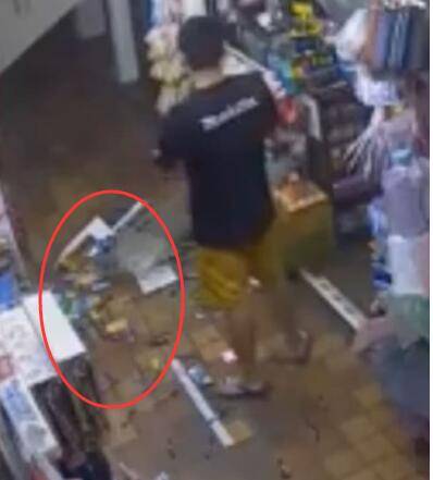 在新加坡卖酒多吓人,店被砸、分分钟差点被揍
