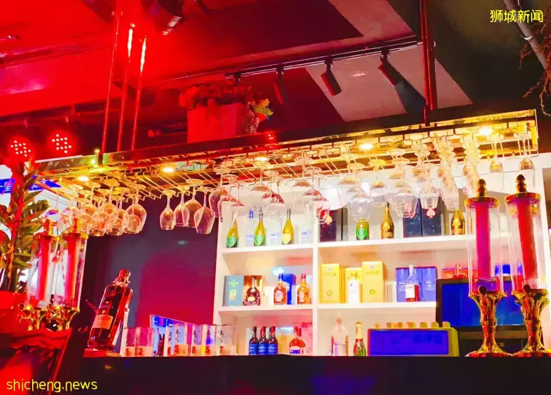 没任何曝光,已被新加坡妹纸挤爆的音乐餐厅,我愿意在这待到凌晨三点