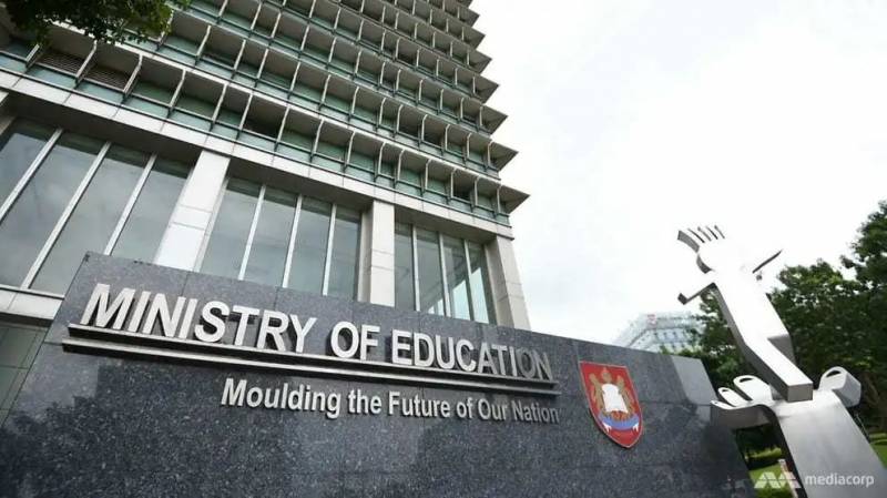 两名国际学生违反居家通知和缺席假，被大学终止学生准证