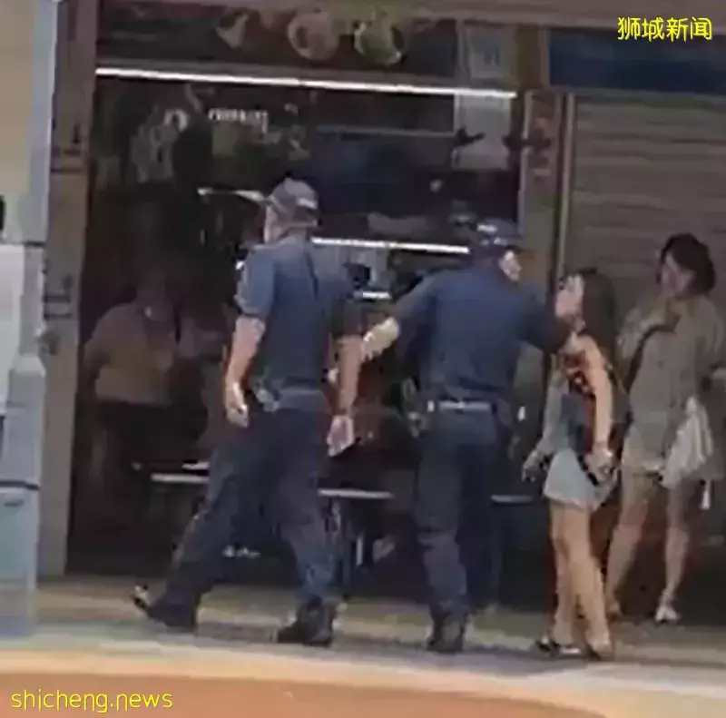 疑不满弟被女伴打 姐护弟也出手