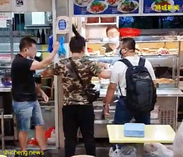 ◤新國CCB◢ 不滿排隊排過界擋路 鴨飯叔脫罩罵顧客!