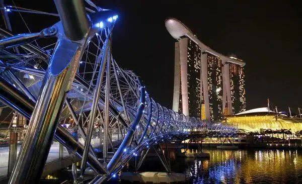 蔡德林：推倒垣牆建橋梁的新加坡
