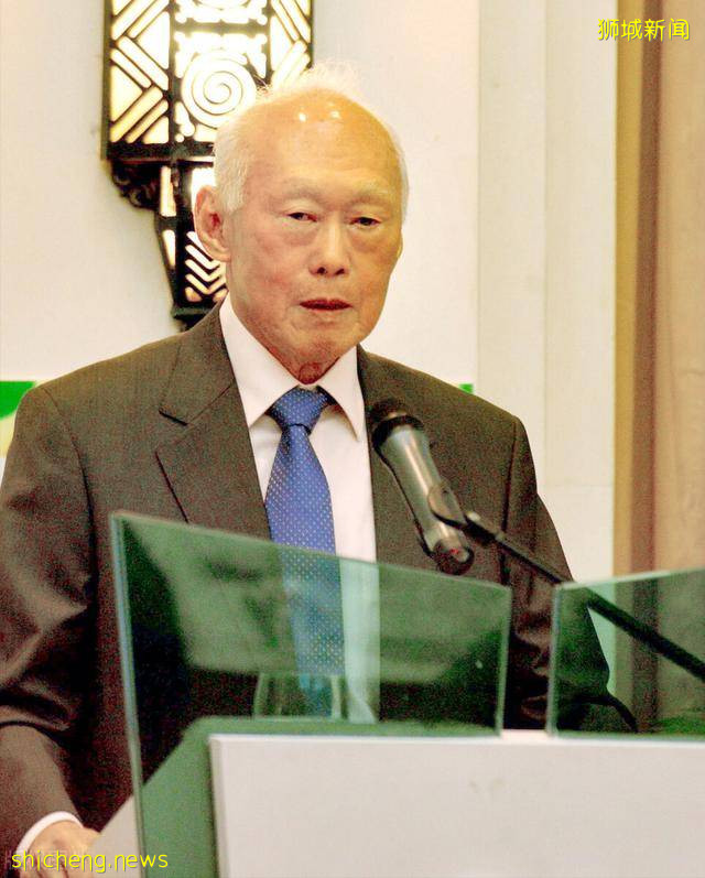 去给宝宝办理新加坡身份证,好奇下新加坡的1号身份证是谁