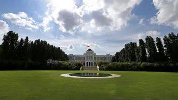 又1學生確診!10巴刹出現病例!新加坡賭場驚現感染群,4組屋強制檢測