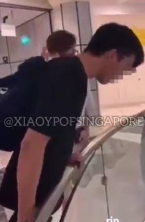 玩到没有东西玩？ 2少年商场往楼下吐口水