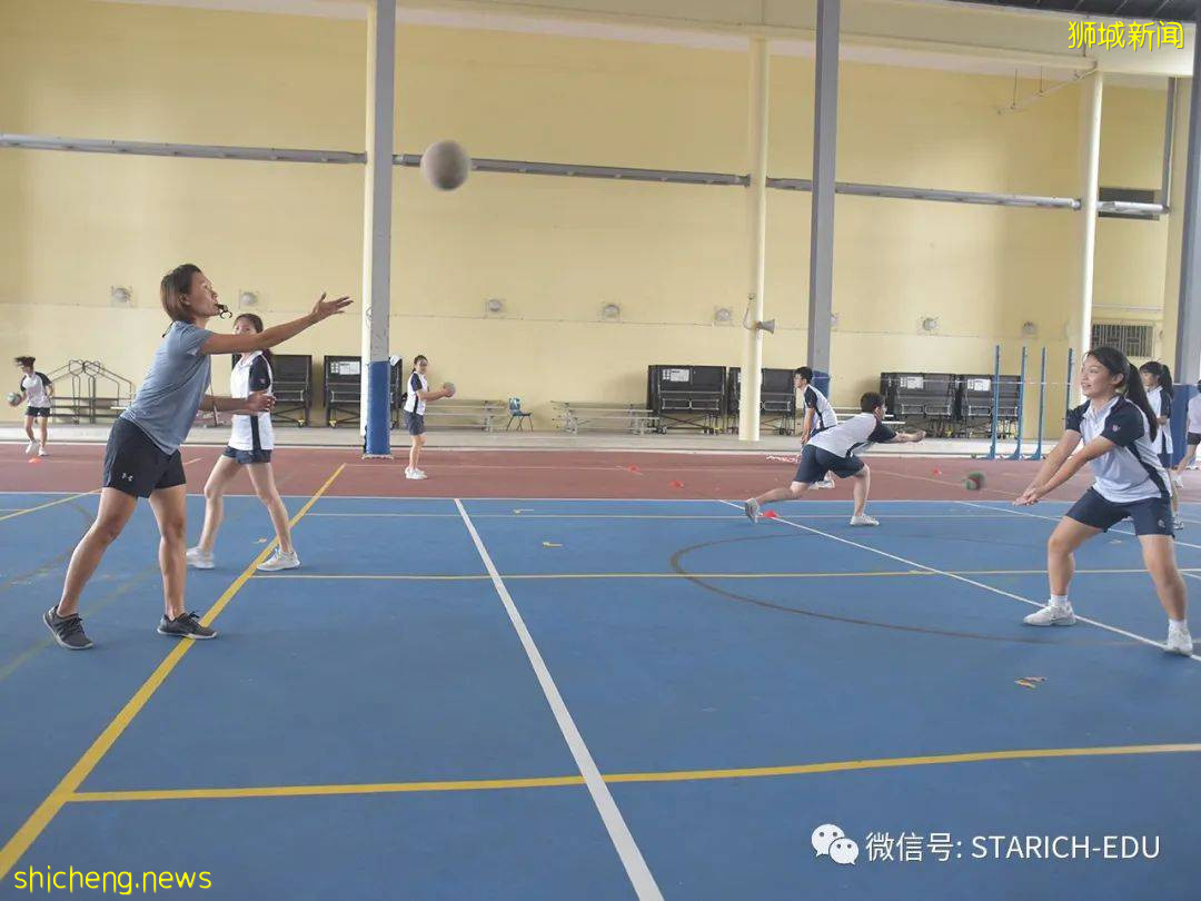 每年近百人获得新加坡教育部及各业奖学金？！这所中学太强了