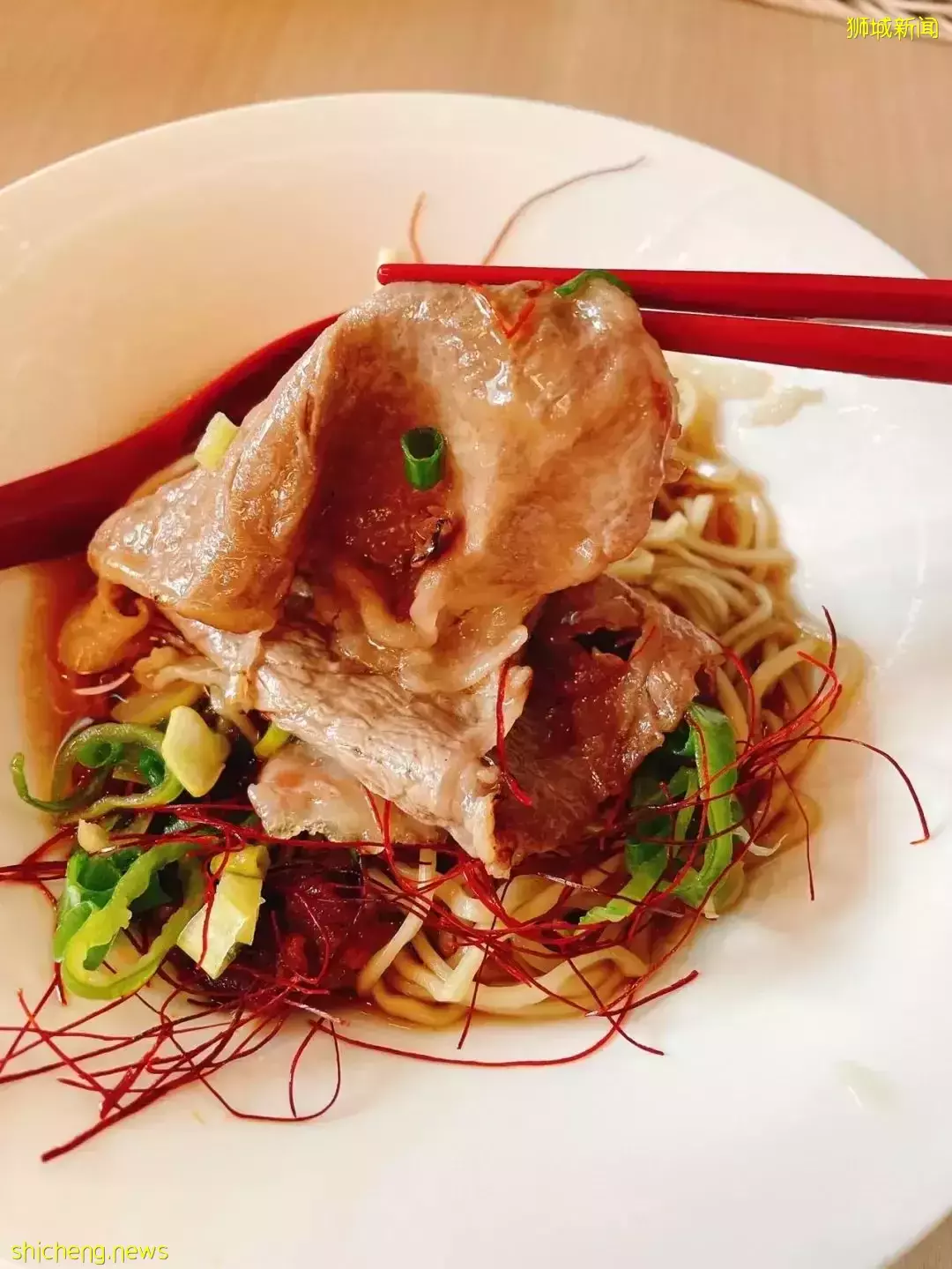 水果寿司+火焰拉面+中式点心下午茶，根本吃不过来