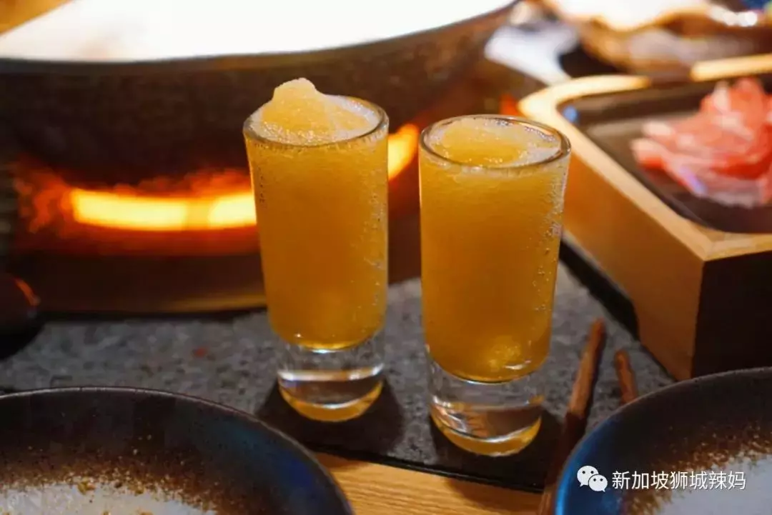 排队5小时!网红凑凑火锅来新加坡了!锅底无限续、奶茶免费喝!菜品大曝光