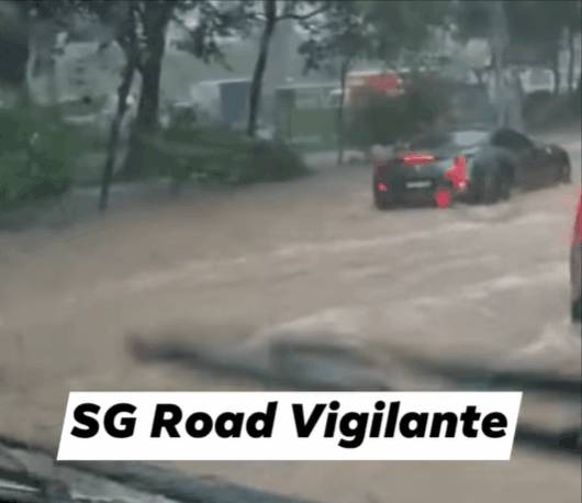 昨天!新加坡遭40年来最强暴雨袭击,全岛多处被洪水淹没,驾车犹如水中行船