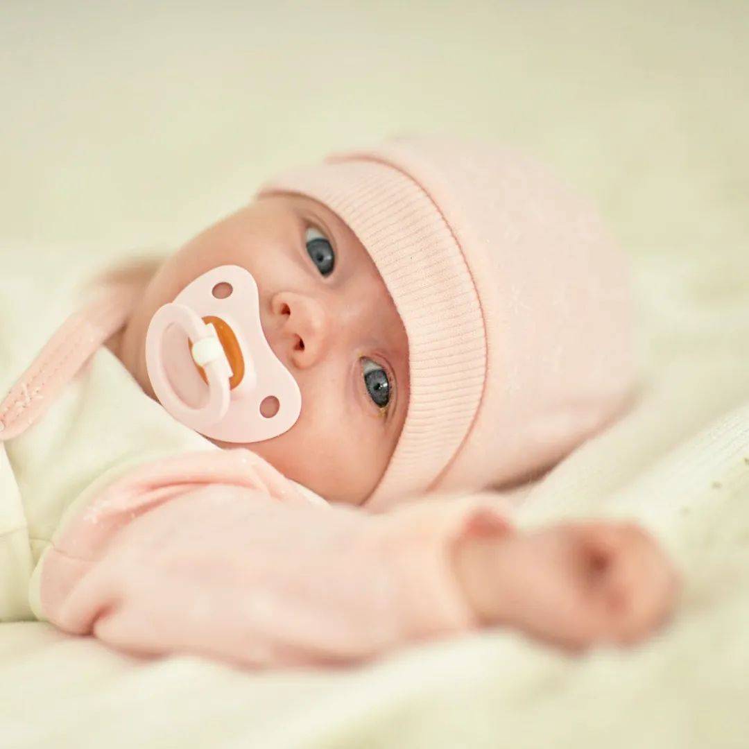 这名男子25岁，居然侵犯了女友的母亲