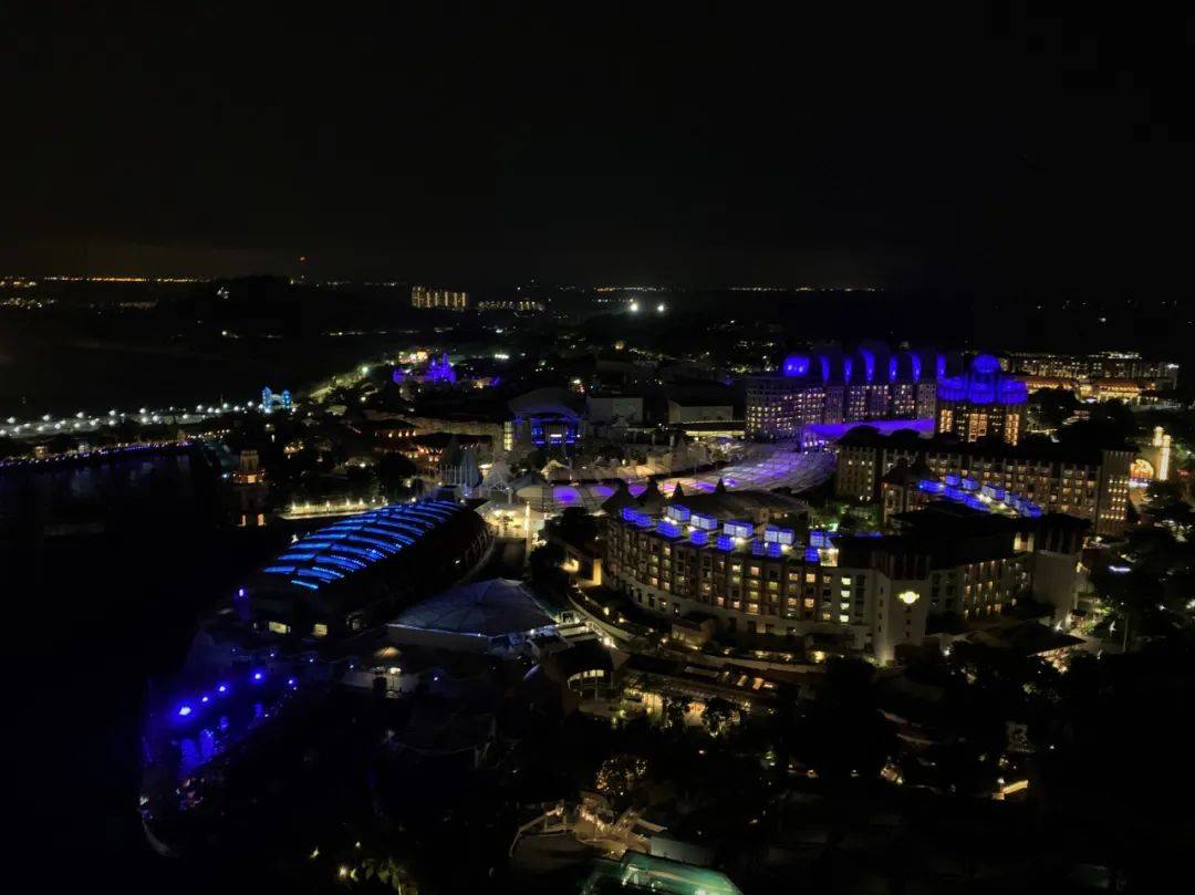 因爲這件事，新加坡變藍了