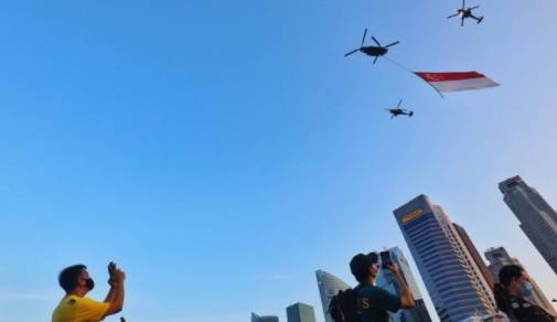 回顾新加坡56周年国庆检阅礼：总统哈莉玛发表致辞演讲，美国国务卿布林肯表示祝贺